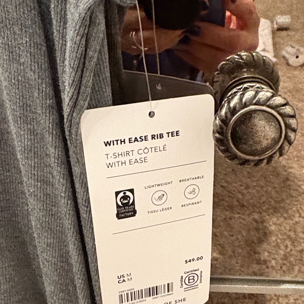 NWT Athlete Gray With Ease T-Shirt Med - Picture 3 of 3
